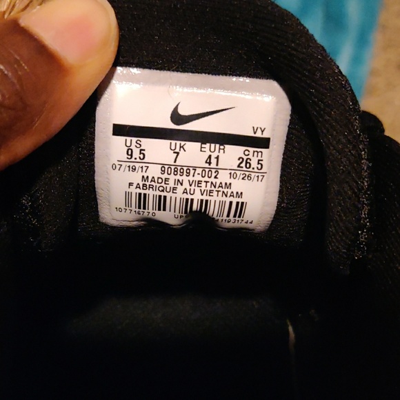 Shoe - Picture 3 of 3